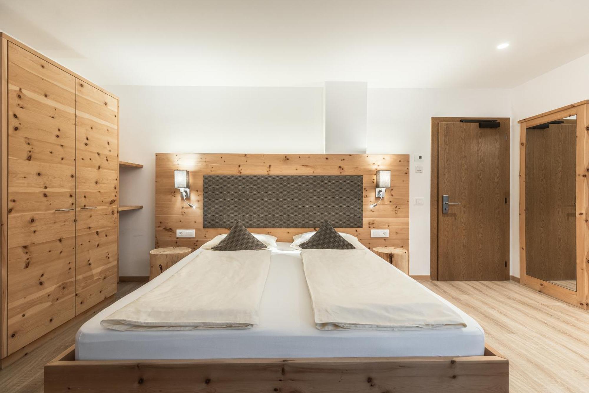 Hotel La Pineta Selva di Val Gardena Phòng bức ảnh