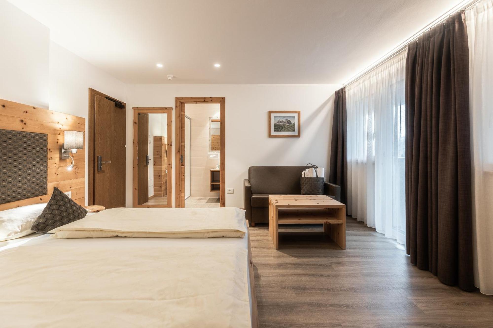 Hotel La Pineta Selva di Val Gardena Phòng bức ảnh