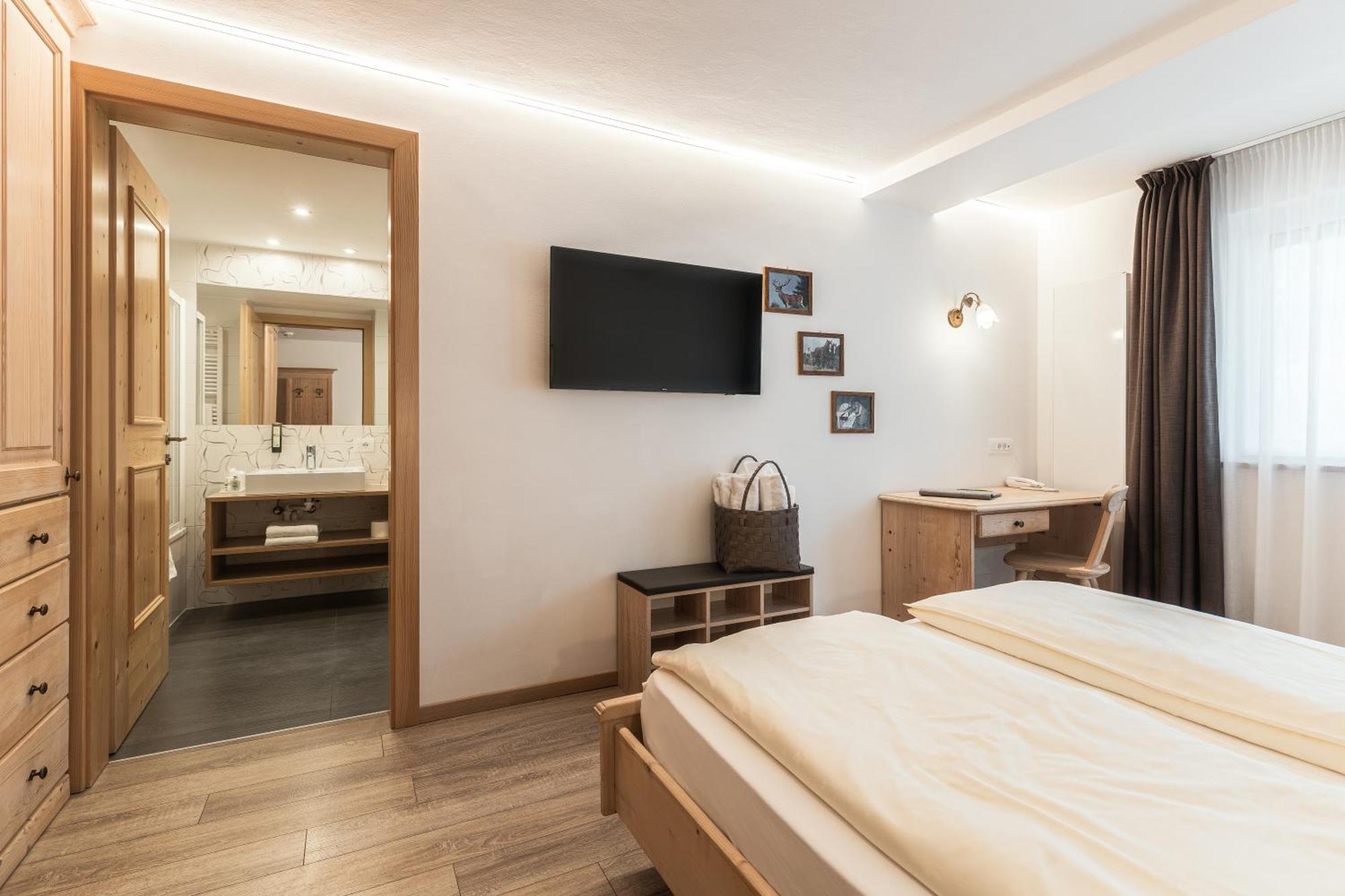 Hotel La Pineta Selva di Val Gardena Phòng bức ảnh
