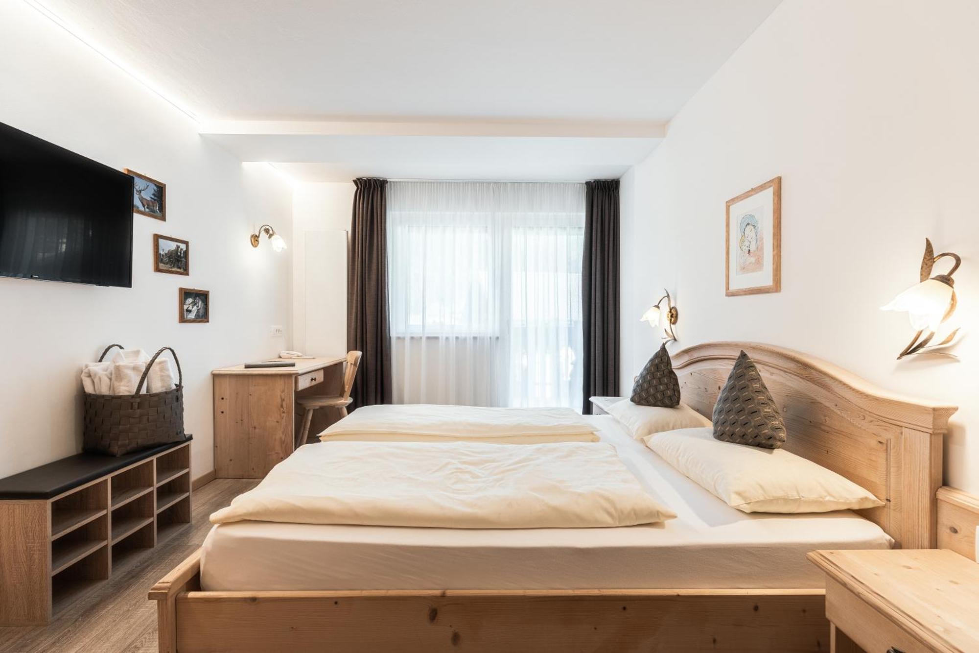 Hotel La Pineta Selva di Val Gardena Phòng bức ảnh