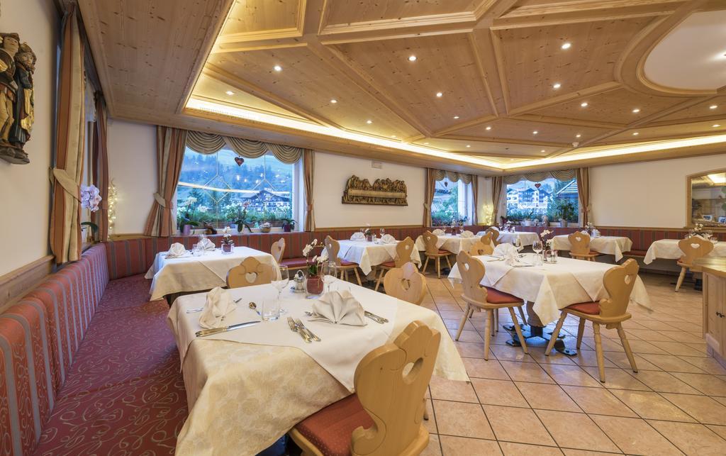 Hotel La Pineta Selva di Val Gardena Ngoại thất bức ảnh